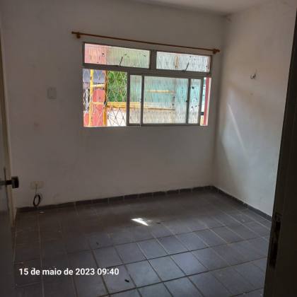 Apartamento duplex localizado no bairro da Torre, 03 Quartos, 02 Banheiros, 01 Vaga de garagem, Área de serviço.