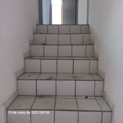 Apartamento duplex localizado no bairro da Torre, 03 Quartos, 02 Banheiros, 01 Vaga de garagem, Área de serviço.