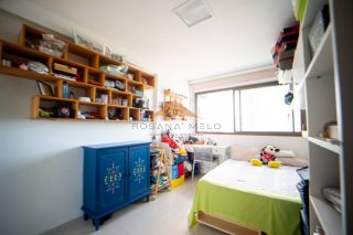 Edifício Lucilo Maranhão, 182 m², 4 quartos suítes com vista mar, moveis planejados, 3 vagas de garagem