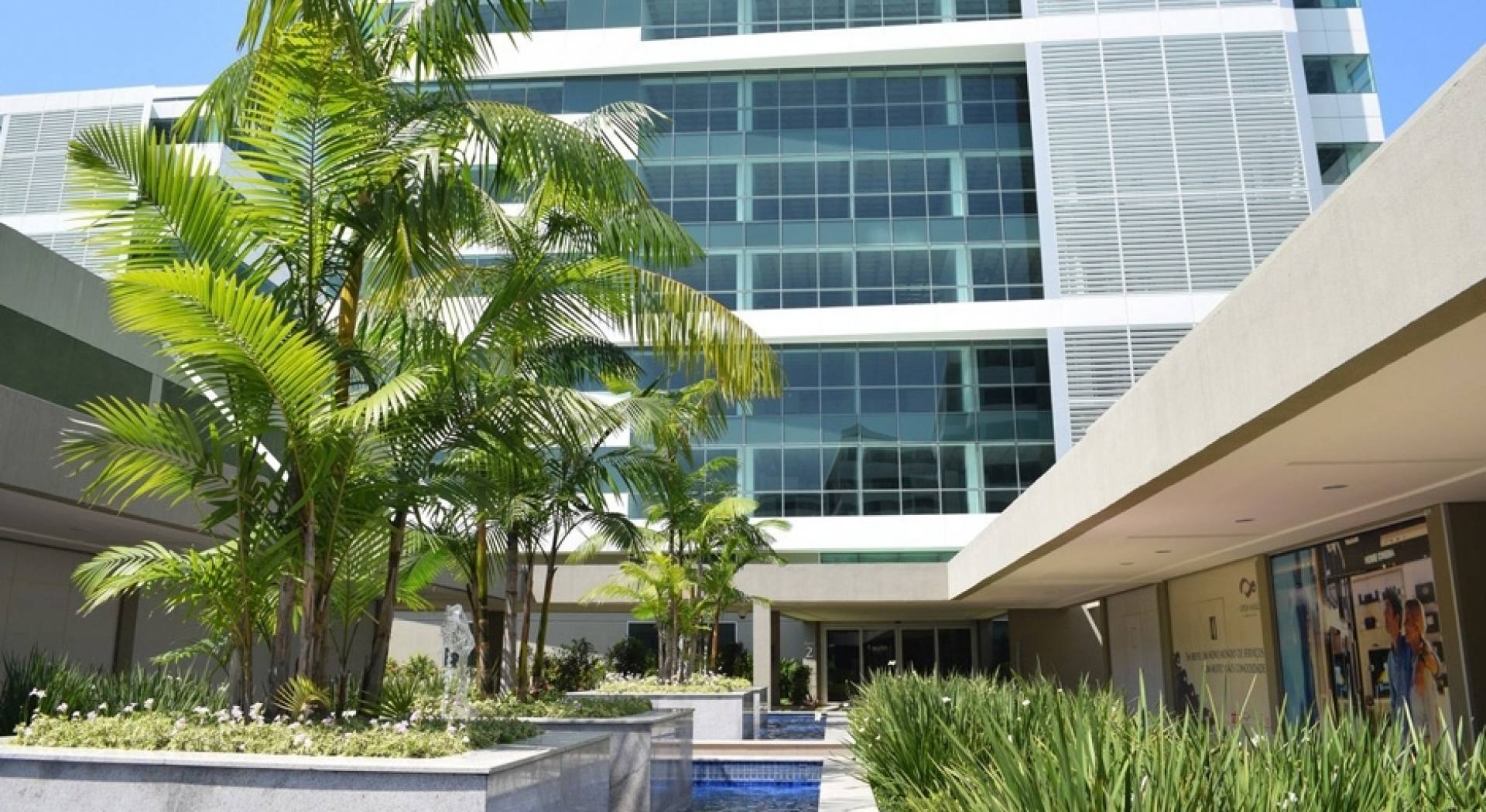 Salas e lojas comerciais no Paiva com diversas tipologias