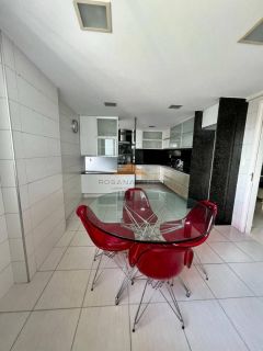 Edifício Amália Rodrigues, 170m², 4 quartos, 3 suítes, 1 banheiro social e 3 vagas de garagem
