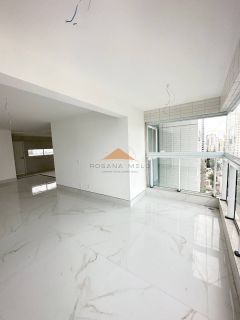 Edf. Glória Tinoco, 139m², 4 quartos, 3 suítes, varanda integrada, lavabo, copa, dependência completa, área de serviço e 3 vagas de garagem