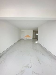 Edf. Glória Tinoco, 139m², 4 quartos, 3 suítes, varanda integrada, lavabo, copa, dependência completa, área de serviço e 3 vagas de garagem