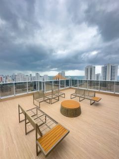 Edf. Glória Tinoco, 139m², 4 quartos, 3 suítes, varanda integrada, lavabo, copa, dependência completa, área de serviço e 3 vagas de garagem