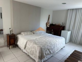 Edf. Miriam Dubeux, 183m², 4 suítes, lavabo, cozinha com copa, área de serviço, dependência completa e 3 vagas de garagem