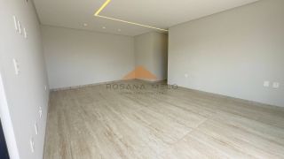 Belíssima casa em Aldeias com 370m², 4 suítes, piscina privativa, espaço gourmet com churrasqueira e lavabo, 4 vagas de garagem