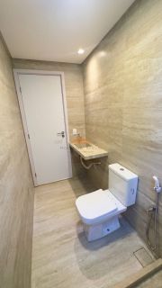 Belíssima casa em Aldeias com 370m², 4 suítes, piscina privativa, espaço gourmet com churrasqueira e lavabo, 4 vagas de garagem