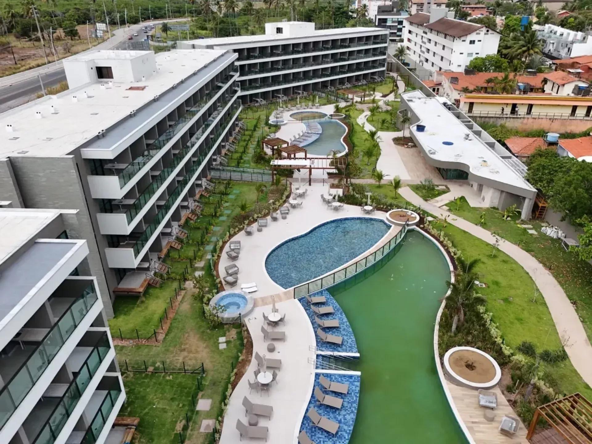 Flat a venda no Cupê,32m, condomínio estilo resort, novo, porcelanato, padrão Moura Dubeux,