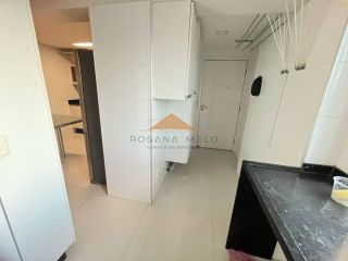Apartamento a venda em Boa Viagem, andar alto, vista mar, com 4 suites,3 vagas de garagens e lazer completo.