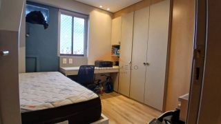 Apartamento reformado com 3 quartos sendo 1 suíte no Pina
