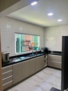 Casa Para Vender com 04 quartos 02 suítes no bairro Setubal em Recife