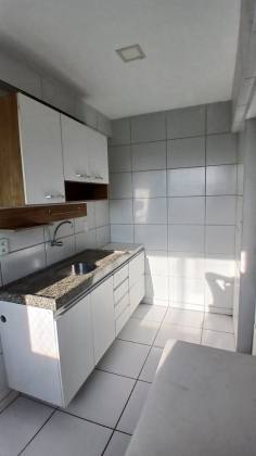 Apartamento em Candeias 2 quartos. Apto com varanda!