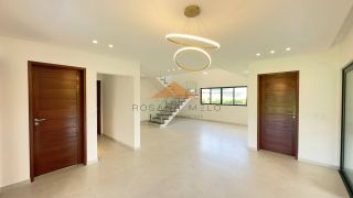 Casa no Condomínio Terra Viva, 259m², 4 quartos, 3 suítes, closet, espaço gourmet e garagem para 4 carros