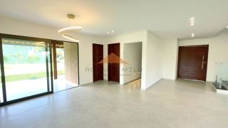 Casa no Condomínio Terra Viva, 259m², 4 quartos, 3 suítes, closet, espaço gourmet e garagem para 4 carros