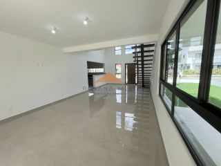 Casa no Condomínio Terra Viva, 315m², 4 suítes, varanda ampla em L, espaço gourmet, área verde, garagem para 2 carros