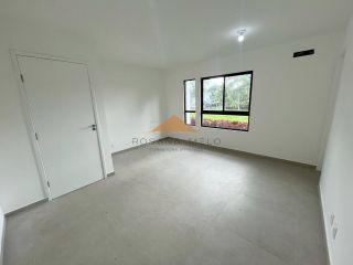 Casa no Condomínio Terra Viva, 315m², 4 suítes, varanda ampla em L, espaço gourmet, área verde, garagem para 2 carros