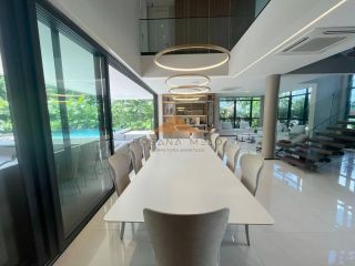 Belíssima Casa no Condomínio Terra Viva em Aldeias, porteira fechada, 360m², 4 suítes, closet, cinema, piscina aquecida e vaga para 4 carros