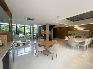Belíssima Casa no Condomínio Terra Viva em Aldeias, porteira fechada, 360m², 4 suítes, closet, cinema, piscina aquecida e vaga para 4 carros