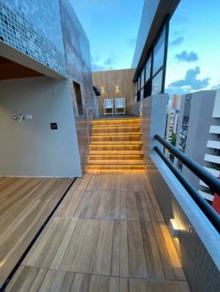 Cobertura duplex com vista para o mar próximo ao parque dona lindu