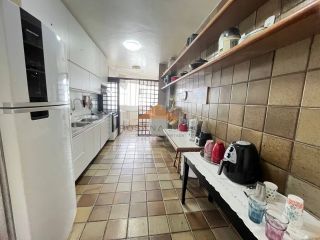 Triplex no edf Moenda na navegantes,3 suítes, espaço gourmet com piscina,3 vagas.
