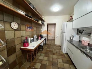 Triplex no edf Moenda na navegantes,3 suítes, espaço gourmet com piscina,3 vagas.