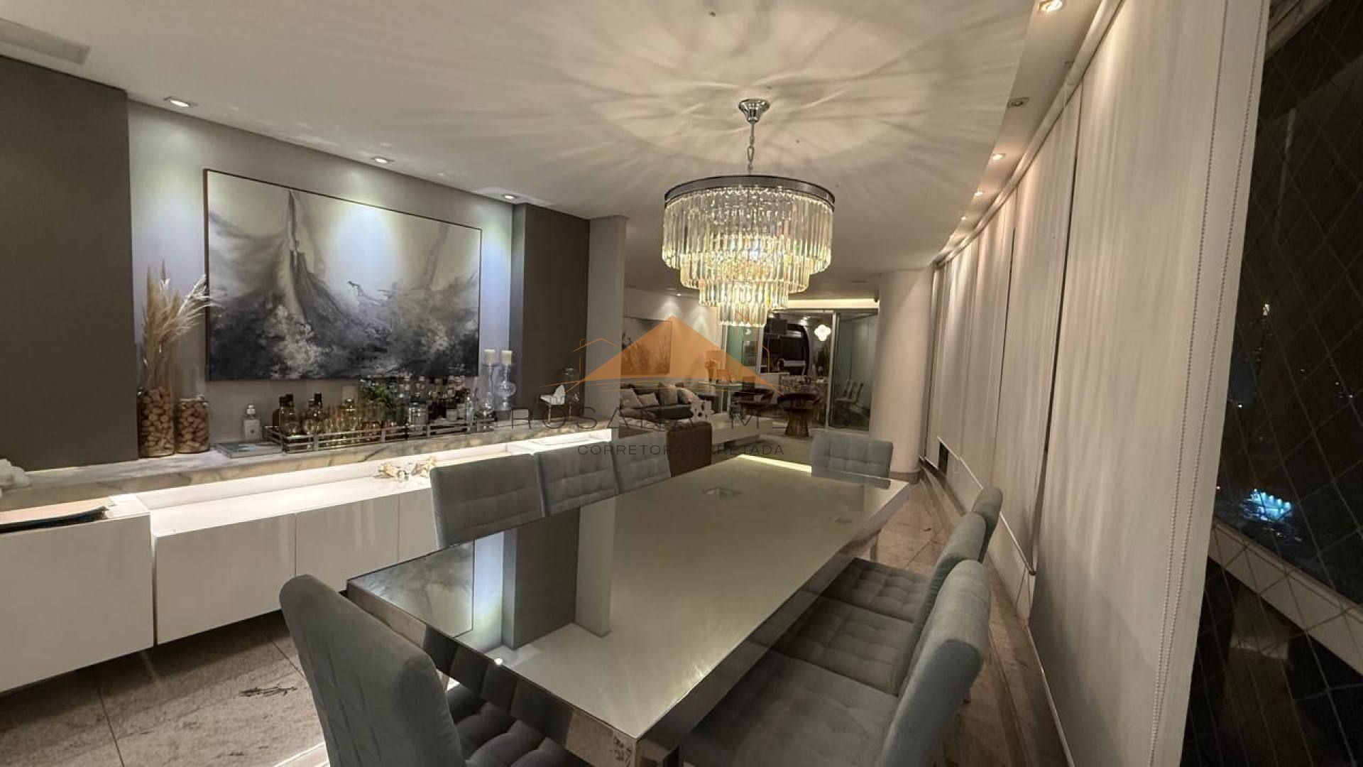 Apartamento alto padrão Para Vender com 04 quartos 04 suítes no bairro Casa Forte em Recife