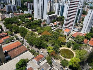 Casa Forte,266m,4 suítes, andar alto, alto padrão, lazer completo,4 vagas 3 soltas.