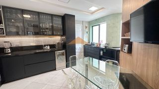 Setubal,160m,varanda vista mar definida, 3 quartos e 2 suítes, reformado,lazer,2 vagas soltas e cobertas.