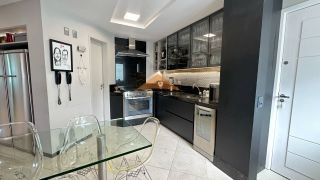 Setubal,160m,varanda vista mar definida, 3 quartos e 2 suítes, reformado,lazer,2 vagas soltas e cobertas.