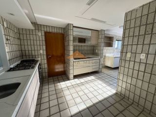 Boa Viagem,170m,andar alto, vista mar definida,4 quartos sendo 3 suítes,2 vagas,lazer.