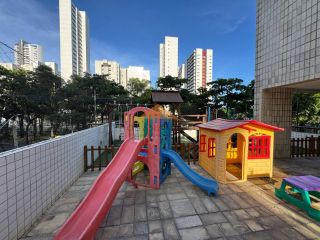 Boa Viagem,170m,andar alto, vista mar definida,4 quartos sendo 3 suítes,2 vagas,lazer.
