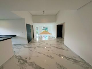 Casa com 3 Suítes e Amplo Jardim em Excelente Localização – 660m² de Terreno!