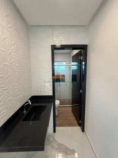 Casa com 3 Suítes e Amplo Jardim em Excelente Localização – 660m² de Terreno!