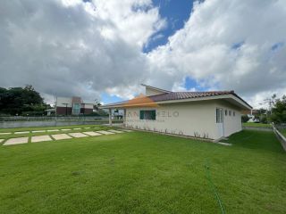 Casa com 3 Suítes e Amplo Jardim em Excelente Localização – 660m² de Terreno!
