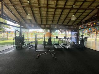 Casa com 3 Suítes e Amplo Jardim em Excelente Localização – 660m² de Terreno!
