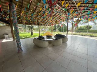 Casa com 3 Suítes e Amplo Jardim em Excelente Localização – 660m² de Terreno!