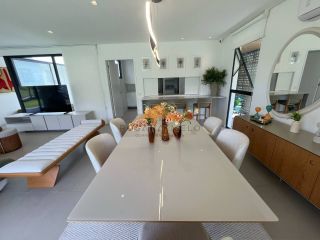 Oportunidade: Casa Completa com 3 Suítes e Móveis Planejados em Terreno 616m²