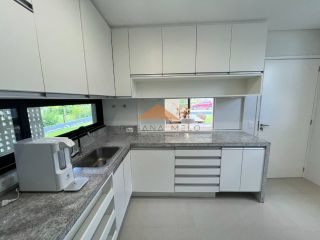 Oportunidade: Casa Completa com 3 Suítes e Móveis Planejados em Terreno 616m²
