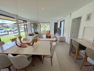 Oportunidade: Casa Completa com 3 Suítes e Móveis Planejados em Terreno 616m²