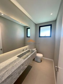 Oportunidade: Casa Completa com 3 Suítes e Móveis Planejados em Terreno 616m²
