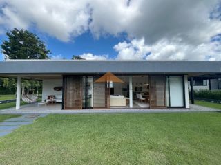 Oportunidade: Casa Completa com 3 Suítes e Móveis Planejados em Terreno 616m²