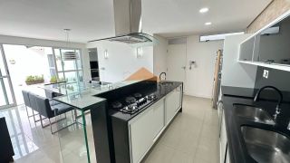 Espetacular casa em Setubal,313,93m² de area,4 suites,espaço gourmet com piscina.