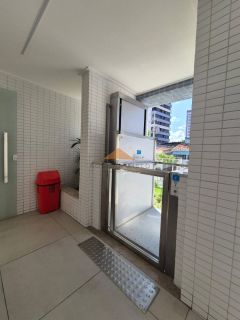 Edf. Costa Andina em Boa Viagem, apartamento seminovo com 65m², 2 quarrtos, 1 suíte, varanda, lazer e bem localizado.