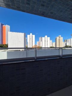 Edf. Costa Andina em Boa Viagem, apartamento seminovo com 65m², 2 quarrtos, 1 suíte, varanda, lazer e bem localizado.