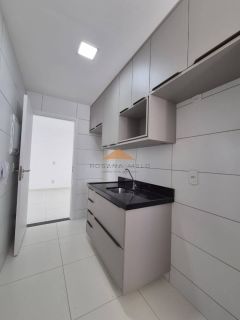 Edf. Costa Andina em Boa Viagem, apartamento seminovo com 65m², 2 quarrtos, 1 suíte, varanda, lazer e bem localizado.