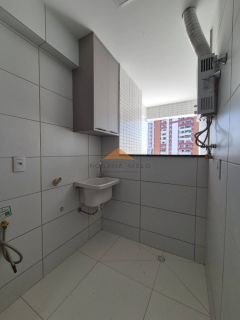 Edf. Costa Andina em Boa Viagem, apartamento seminovo com 65m², 2 quarrtos, 1 suíte, varanda, lazer e bem localizado.