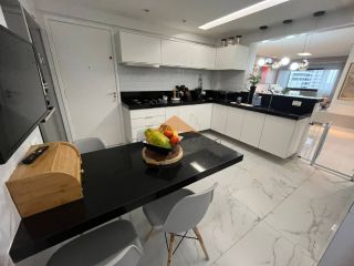 Boa Viagem,104m,3 quartos,vista mar,reformado com fino acabamento,3 vagas soltas e cobertas.