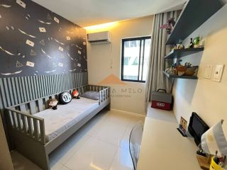 Boa Viagem,82m,3 quartos,closet,vista mar,reformado e com fino acabamento.