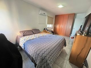 Espaçoso apartamento em Boa Viagem,230m,4 quartos,vista mar,2 vagas,10 passos da praia.