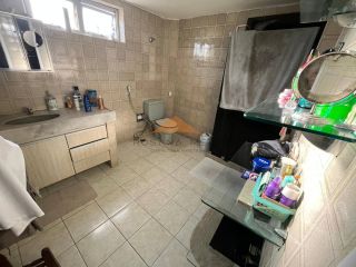 Espaçoso apartamento em Boa Viagem,230m,4 quartos,vista mar,2 vagas,10 passos da praia.